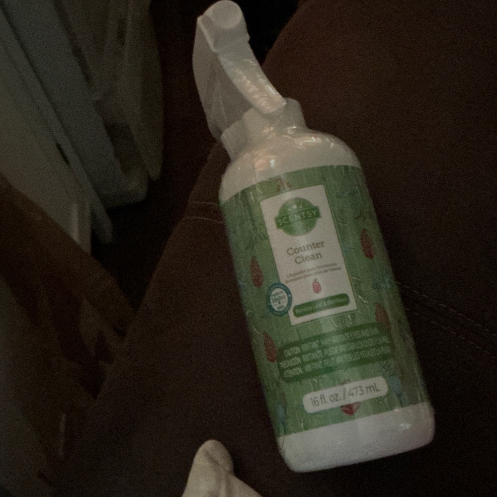 Scentsy Banana 🍌 Leaf & Bamboo Counter Clean Spray